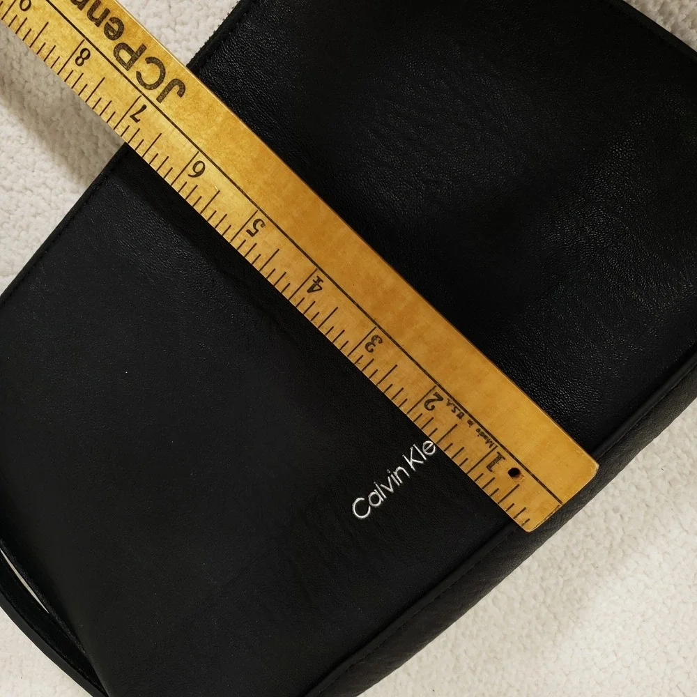Calvin Klein Crossbody Bag‎ Women Small Black Faux Leather Logo Zip Minimalist